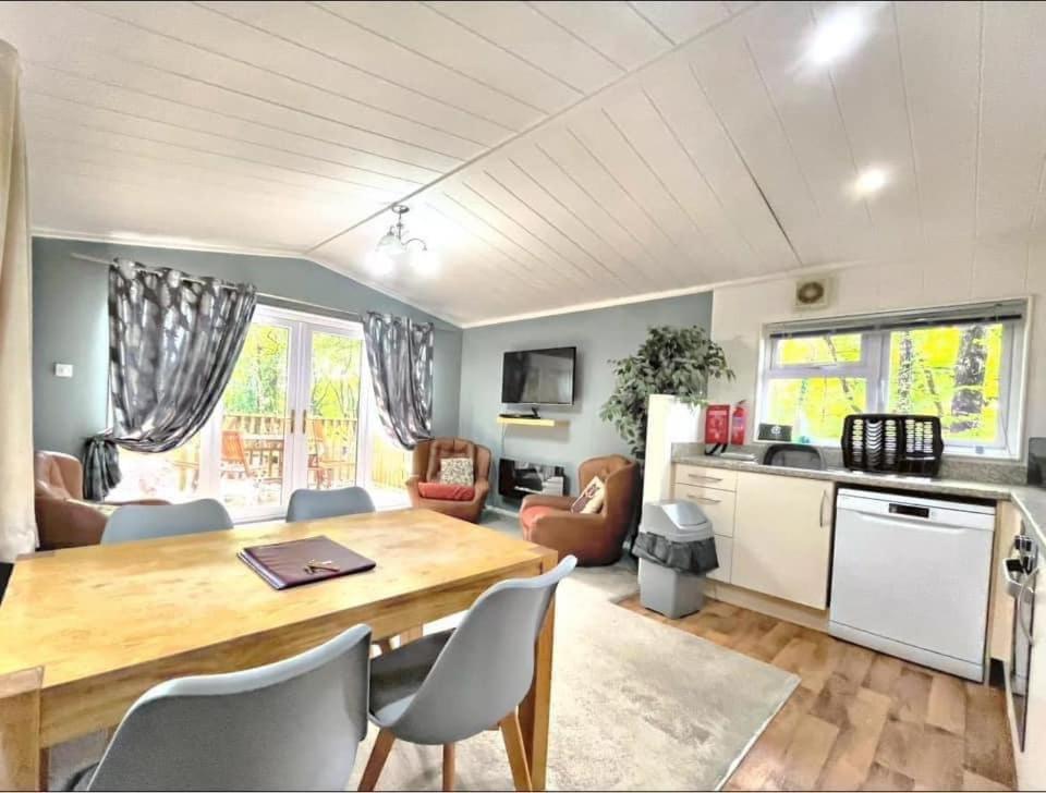 Woodland View -Hot Tub-Tenby-Carmarthen-St Clears Esterno foto
